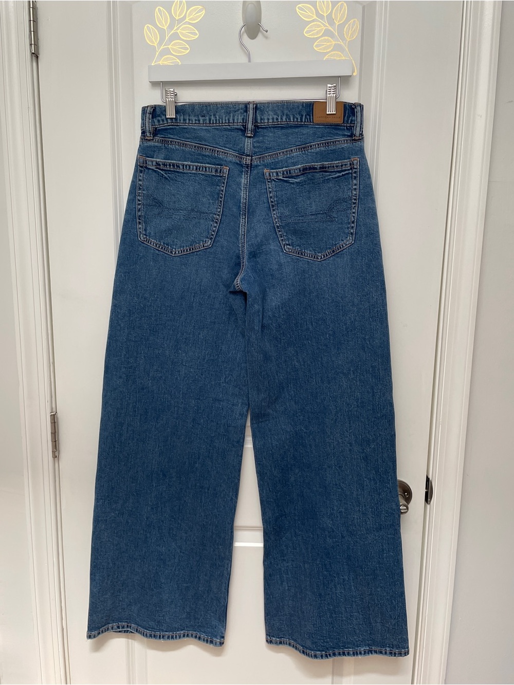 American Eagle size 2 long low rise ultra Wide-Leg Jeans in Blue Wash - Picture 6 of 11
